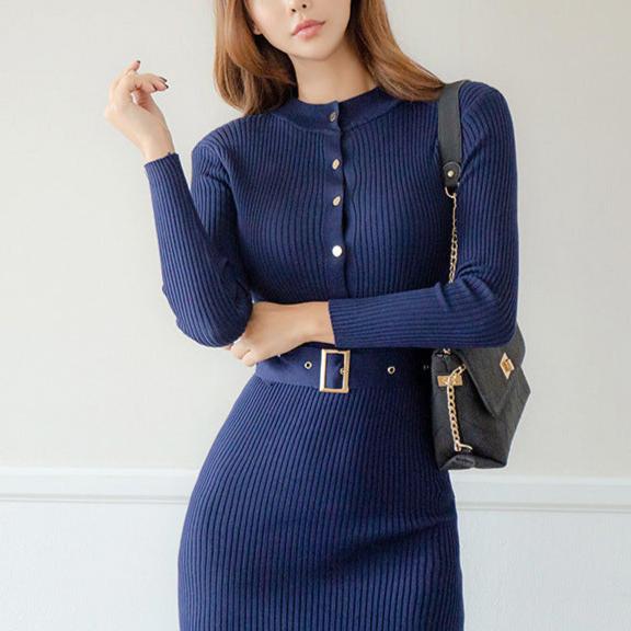 【男ウケ服】秋冬春デート服:スタンドカラーベルト付き膝丈リブニットワンピース | 体のラインが出る・肌見せできるモテ服を探す大人女子におすすめ