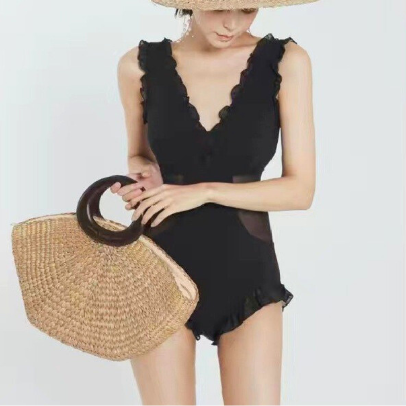 【男ウケ水着】Vネックフリルサイドメッシュバックオープン黒モノキニ | エロい格好・男モテ水着・セクシーな水着姿におすすめ