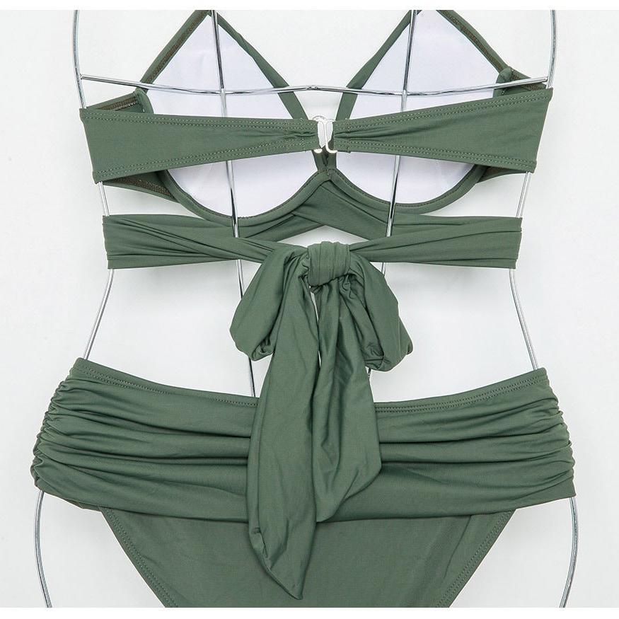 【男ウケ水着】ホルターネック谷間クロスデザイン×フルバックショーツ ビキニ | エロい格好・男モテ水着・セクシーな水着姿におすすめ