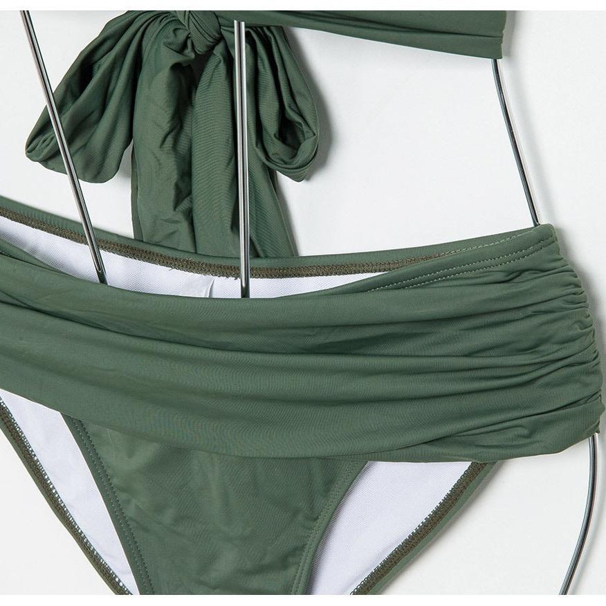 【男ウケ水着】ホルターネック谷間クロスデザイン×フルバックショーツ ビキニ | エロい格好・男モテ水着・セクシーな水着姿におすすめ