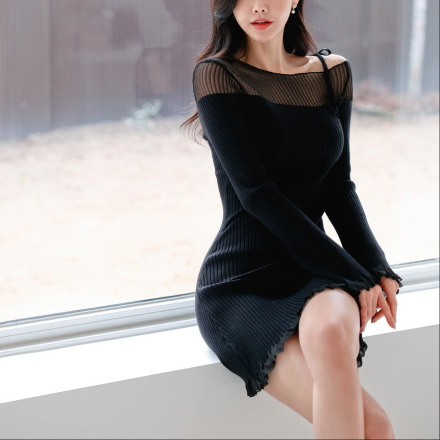 【男ウケ服】春秋冬デート服:デコルテシースルーシアーフリルリブニットミニ丈タイトワンピース| 体のラインが出る・肌見せできるモテ服を探す大人女子におすすめ