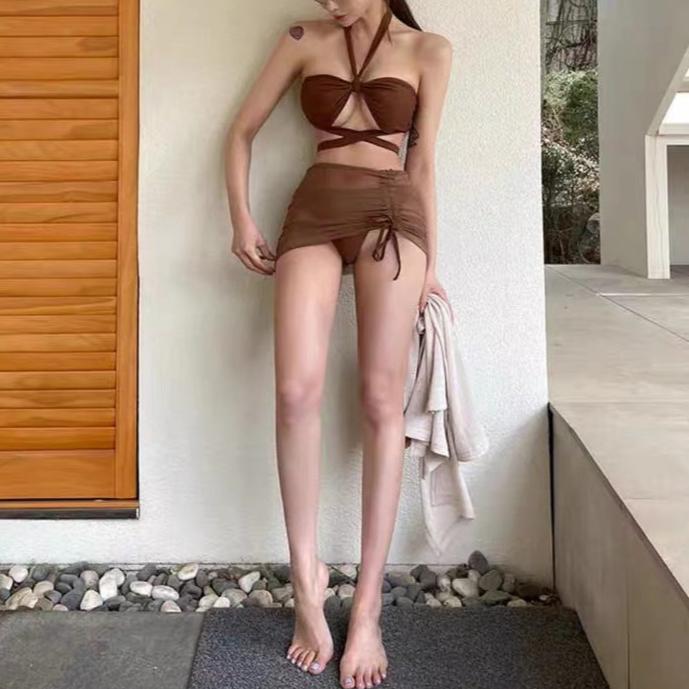 【男ウケ水着】3点セット:ホルターフロントクロス下胸見せアンダーブーブブラジリアンビキニ| エロい格好・男モテ水着・セクシーな水着姿におすすめ