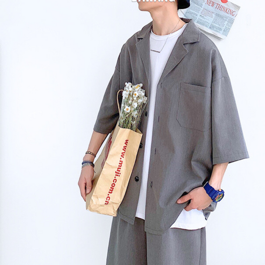 涼感シャツセットアップを着た前向き全身ポーズ、ゆったりシルエット