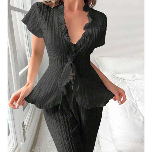 ブラックフリル半袖ルームウェア 上下セット 正面立ち姿|彼氏ウケする夏の部屋着