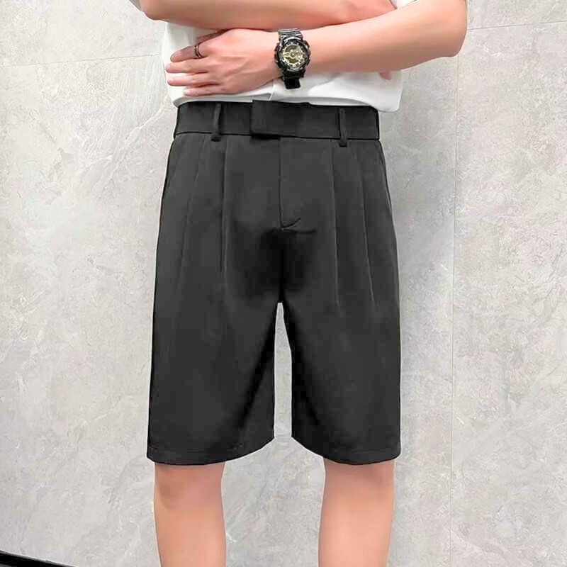 黒のアイスシルクハーフパンツ単体の着用画像(正面)