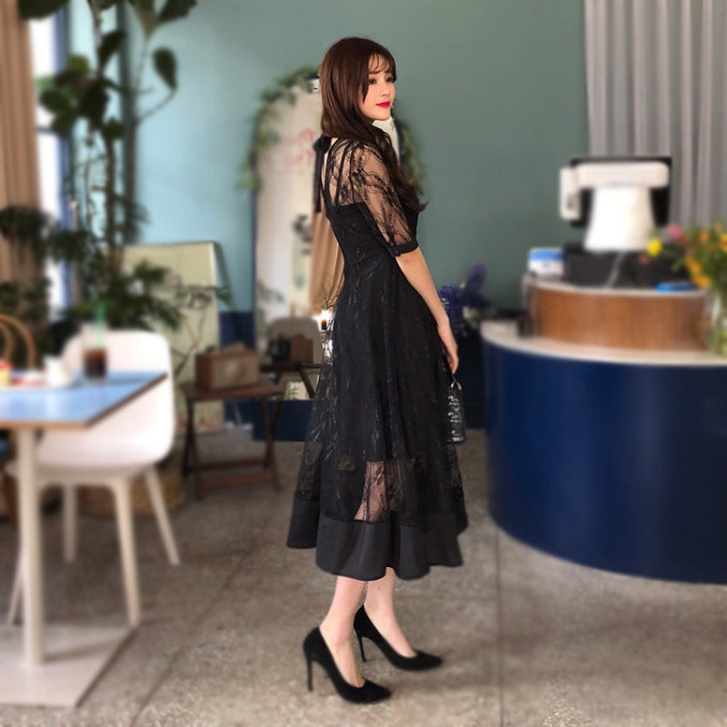 動くたびに揺れる裾が華やかなブラックシアーフレアワンピース。結婚式二次会にもおすすめ