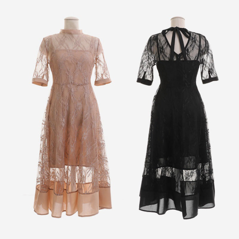 ブラックとピンクのハイネックレースシアーフレアワンピースを比較した画像