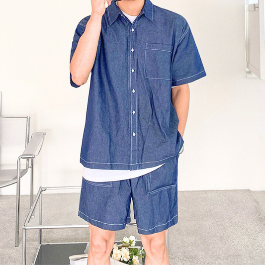 セットアップ全体を着用して正面から立つコーディネート