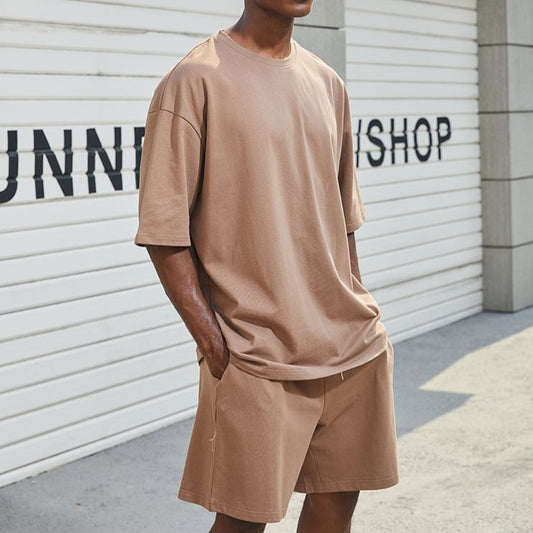 ブラウンセットアップを横から見た着用イメージ