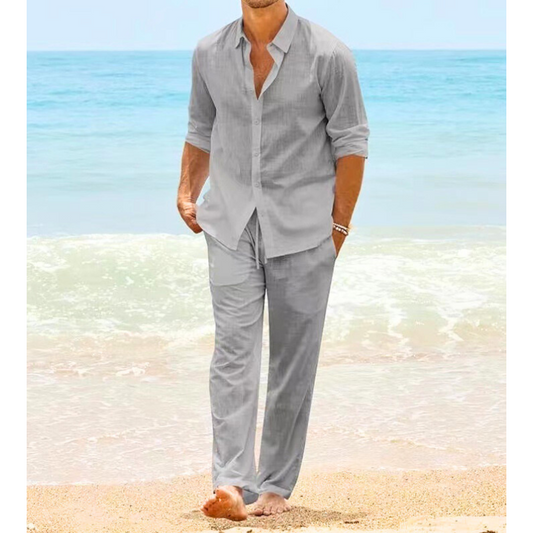 グレーのコットン素材セットアップで抜け感のある春スタイル