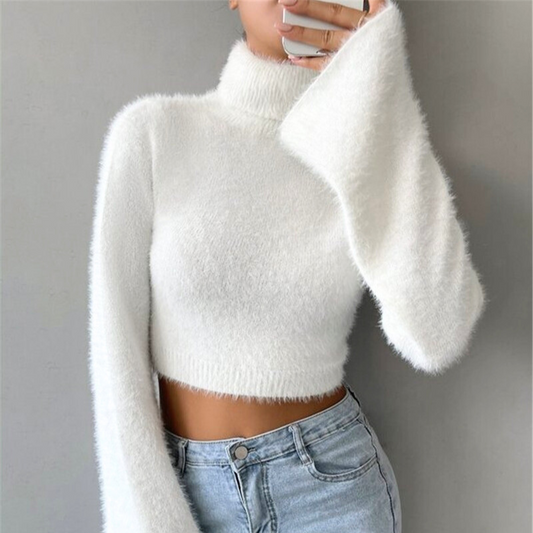 首元まで暖かいタートルネックで秋冬らしい印象に(ホワイト)