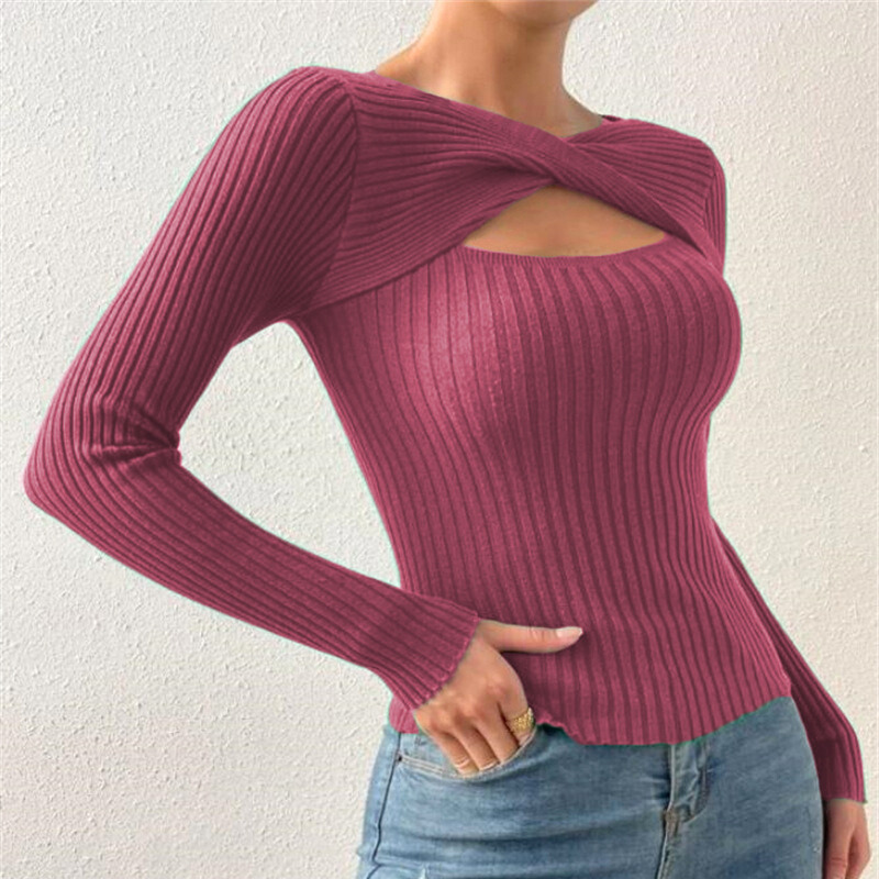 大人可愛いピンクのクロスリブニットで秋デートにもぴったりなフェミニンコーデ