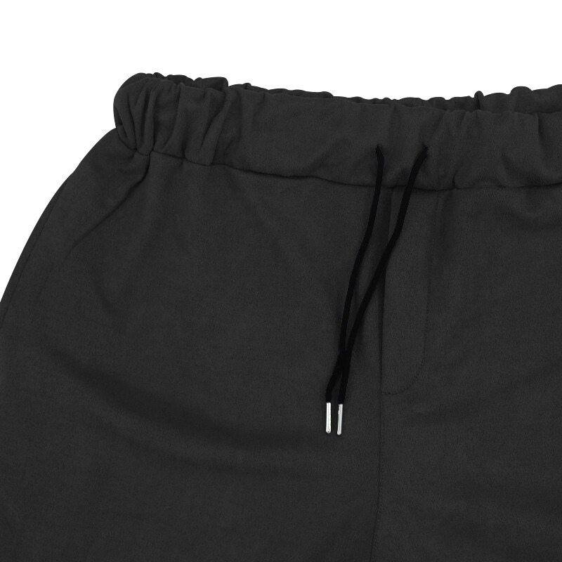 ブラックパンツのウエスト部アップ