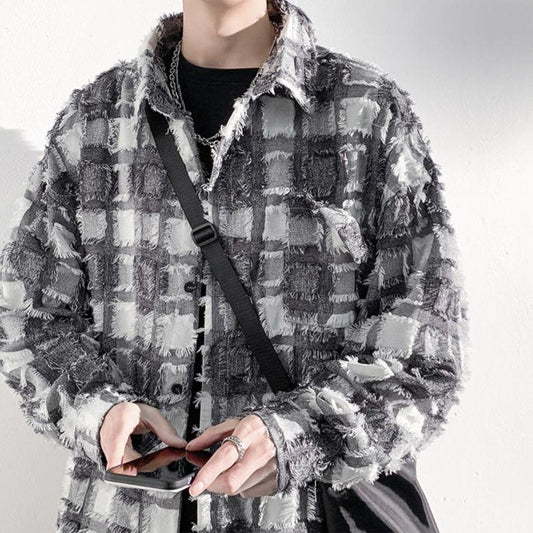 フリンジチェックシャツジャケット グレーカラー×ショルダーバッグの着こなし