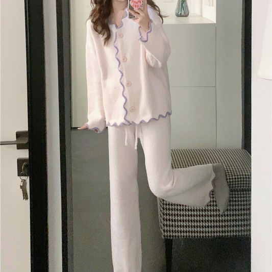 ゆったりシルエットでリラックスできるふわもこカーディガンルームウェア|彼女に着て欲しい秋冬部屋着