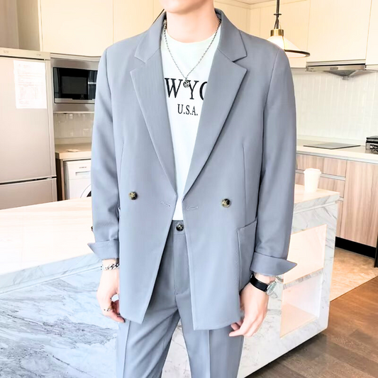 ダブルボタンのジャケットで上品に決まるメンズセットアップコーデ