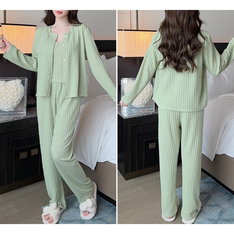 グリーンのキャミ×カーデルームウェア前後姿|おうちデート用男ウケ服