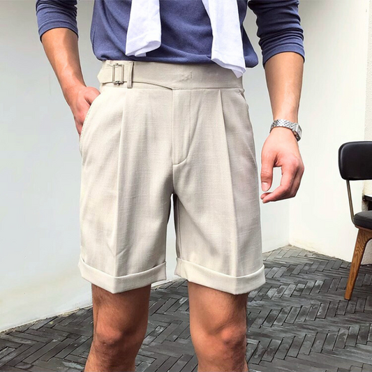 アイボリーのリネンライクショートパンツのフロントディテール