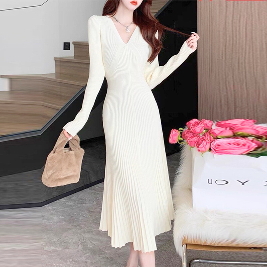 縦リブVネックロングニットワンピース アイボリー 正面 全身