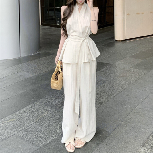 ノースリーブラップトップスとリネン風ワイドパンツのセットアップ