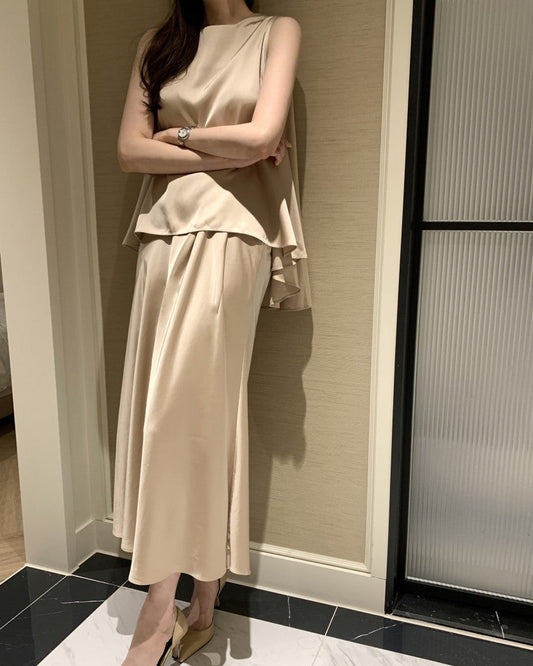 シルキーサテンアシメントリーノースリーブ&フレアロングスカートSETUP 男ウケ抜群の夏デート服