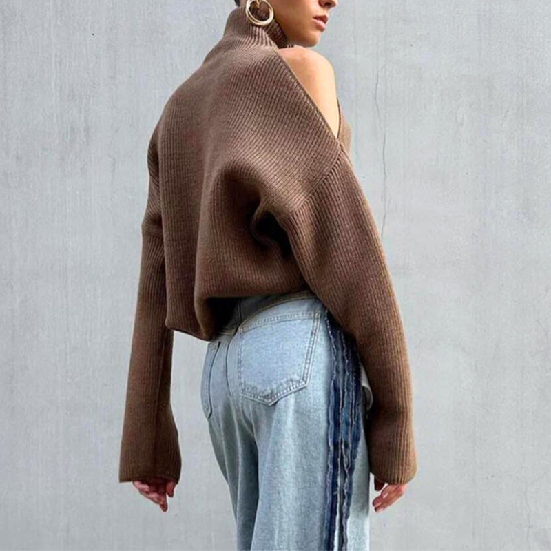 背中まで立体的なシルエットのブラウンニットトップス|大人の余裕を感じる秋冬コーデ