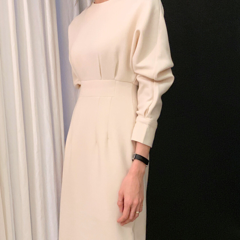 柔らかさときちんと感が両立された着用シーン