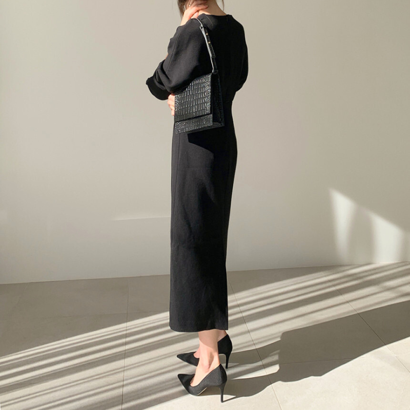 クラッチバッグとあわせたきれいめコーデ