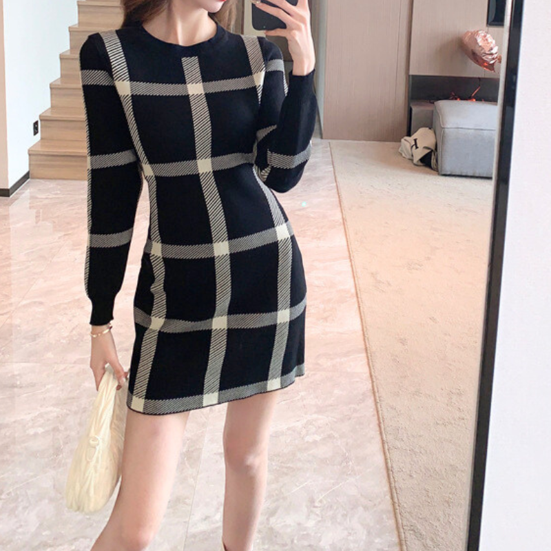 オフィスにも対応できる好印象ニットワンピコーデ