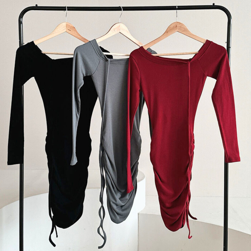 胸パッド付き片肩リボンタイトワンピース全色ハンガー掛け写真|春秋にぴったりなデートワンピ