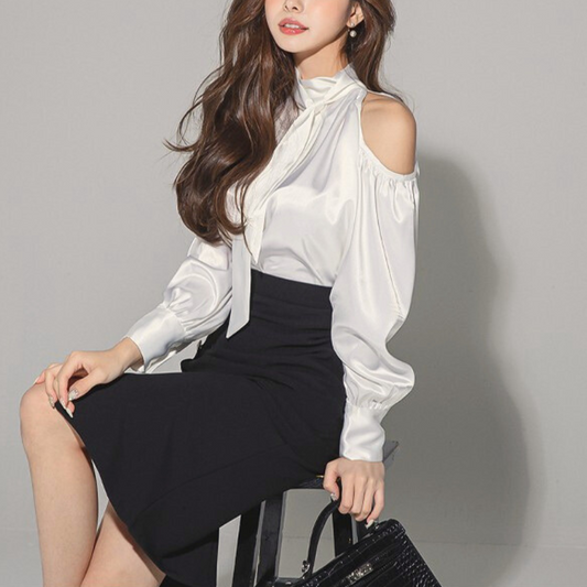 30代女性におすすめの春秋セットアップ。ボウタイ×オフショルのシルク風ブラウスとスリットスカートで女っぽさ満点