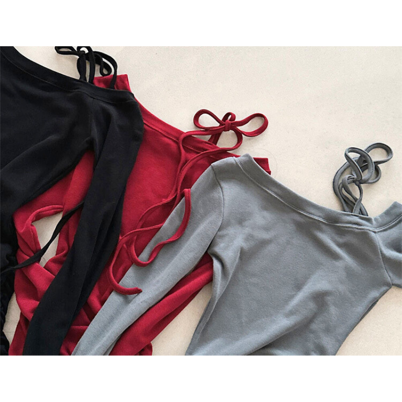 ブラック・レッド・グレーのワンピースを並べたカラーバリエーション|人気の3色展開