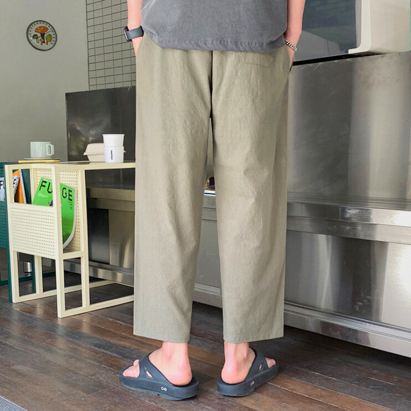 バックスタイルも美しいリネン混パンツ(カーキ)