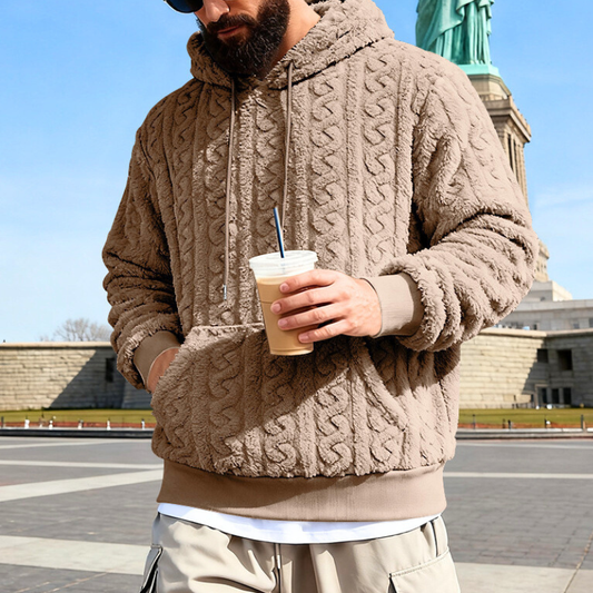 秋冬の30代メンズに似合うベージュの両面フリースパーカー|上品でやわらかな印象の“上質リラックス”スタイル