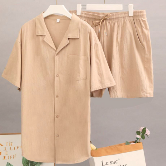 半袖シャツ×ハーフパンツのベージュ上下セット リラックス感満点