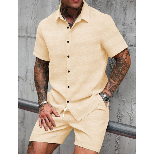 30代メンズにおすすめのベージュ透かし編みシャツセットアップ