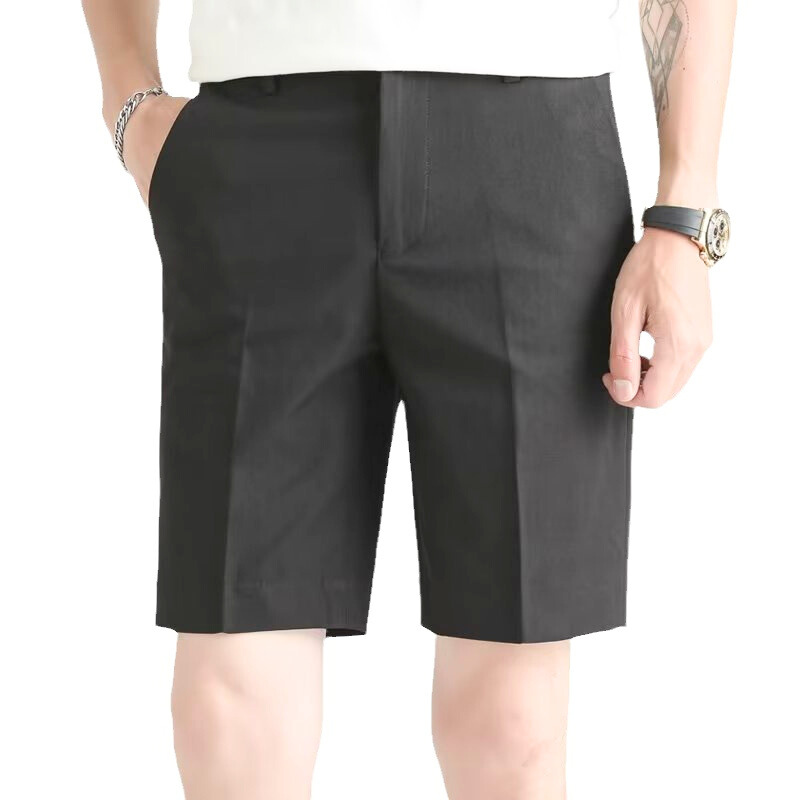 ブラックのショートパンツ正面着用例|きれいめな30代向け夏ボトムス