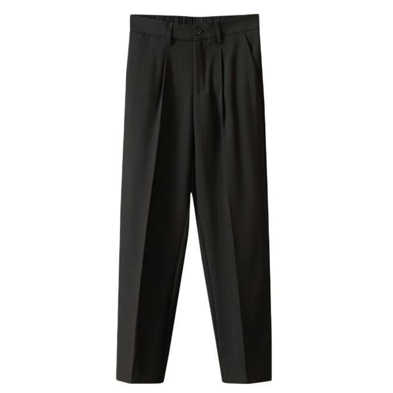 センタープレス入りの黒スラックス単体画像|春秋冬のキレイめコーデに映える万能パンツ