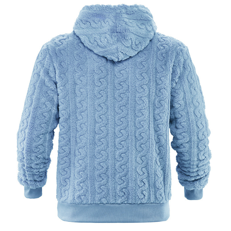 ブルーのフリースパーカー後ろ姿|リラックス感と上品さを両立したカジュアルスタイル