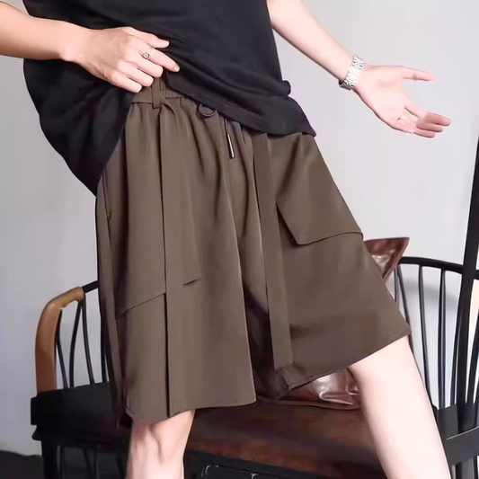 30代・40代メンズにおすすめの夏向けカーゴ風ショーツ。アイスシルク素材で快適なワイドシルエットが魅力