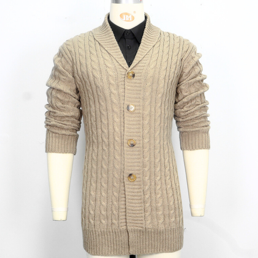 ケーブル柄が映えるロング丈カーディガン ベージュ系カラーのフロント全体