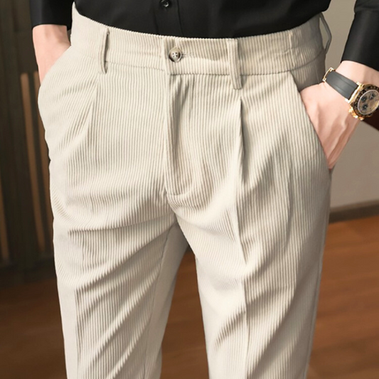 コーデュロイ生地の表面感と繊細な畝のアップ