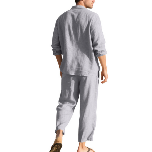 40代メンズ おしゃれリネンシャツセットアップ 後ろ姿 グレー