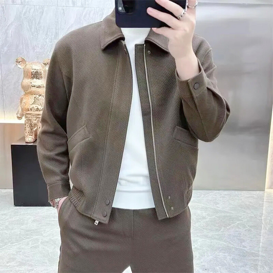 ヘリンボーン柄が上品な印象を演出するジャケットスタイルの秋コーデ