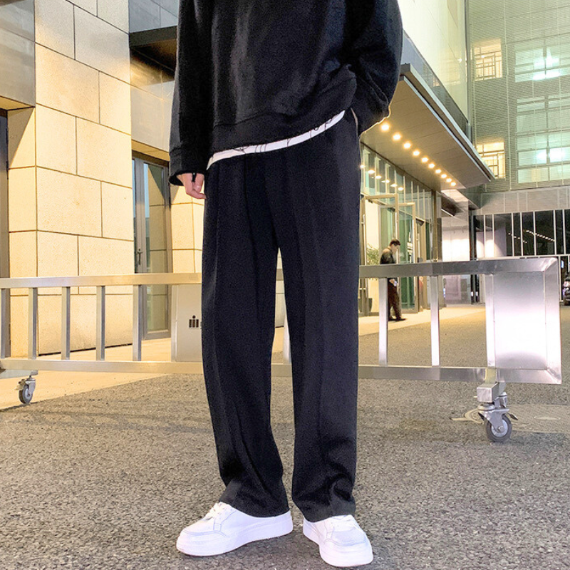 太もも部分までゆったりシルエット|動きやすくストレスフリー