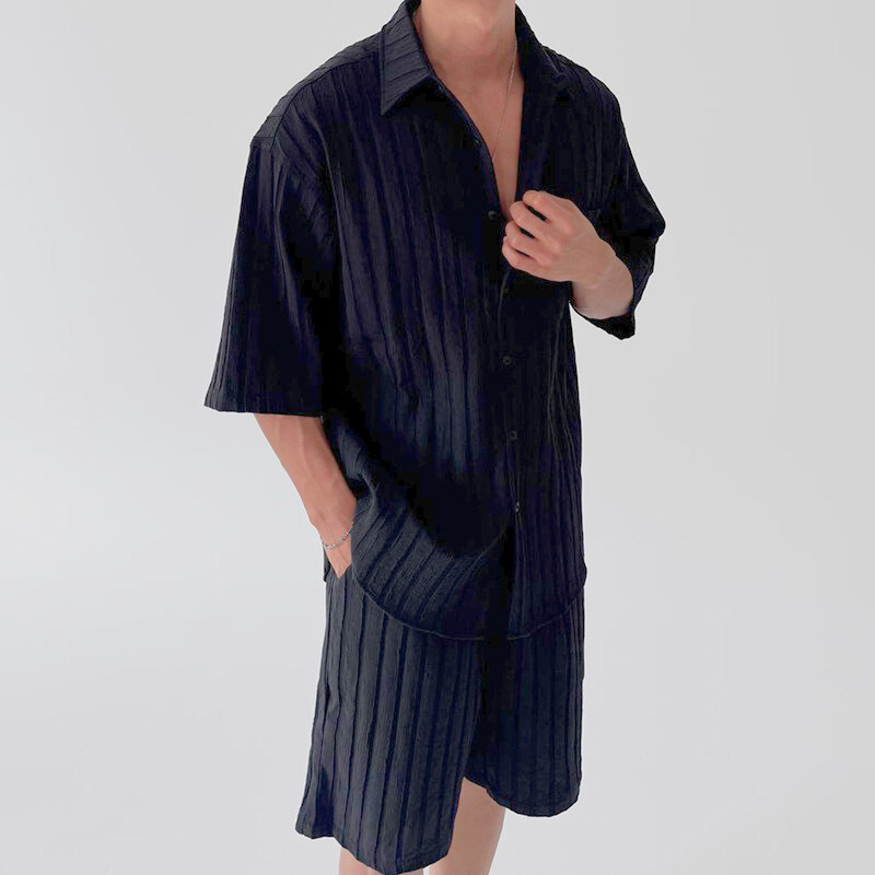 ブラックセットアップで30代メンズの夏服コーデ