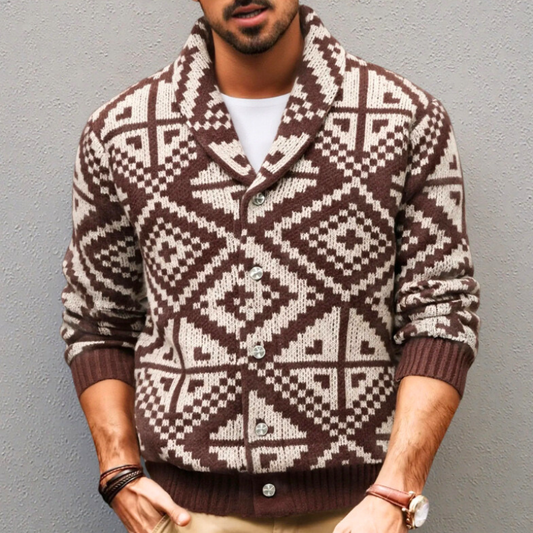 ノルディック柄ショールカラーニットカーディガンを着用したメンズコーデ(ブラウン)