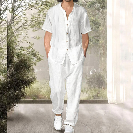 30代メンズ向け楊柳風セットアップの着用イメージ(ホワイト)