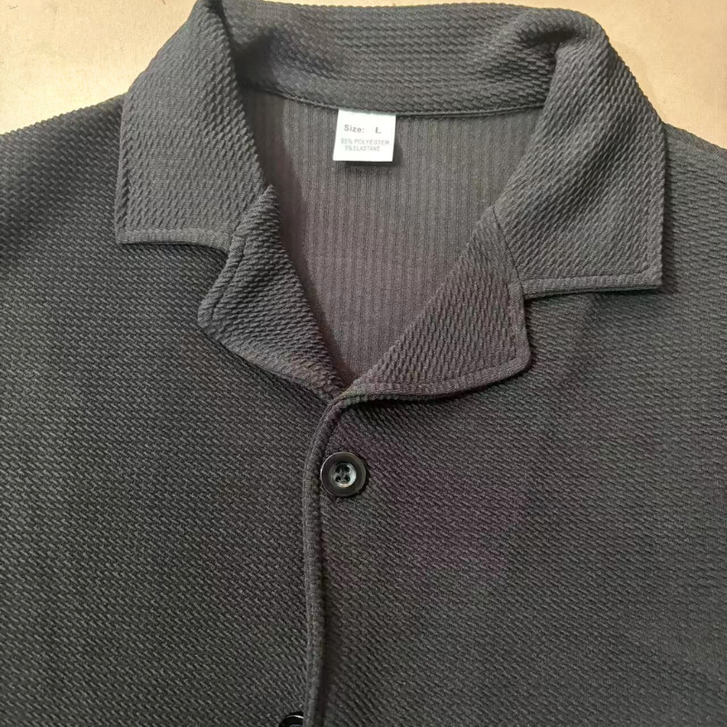 ワッフル開襟シャツ(ブラック)|襟元のディテール