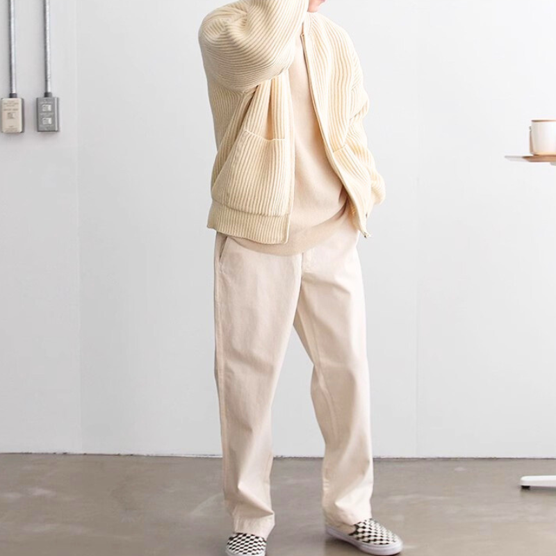 ふんわりとした素材感が魅力のナチュラル系カーディガン